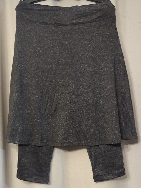 xioker Dresses & Skirts - Women's Heathered Gray Skirt with Attached Leggings